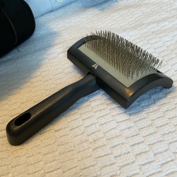 Professional Dog Grooming Kit - Wahl Bag, 8 Grooming Tools, Smock and Lab Coat - Picture 10 of 16